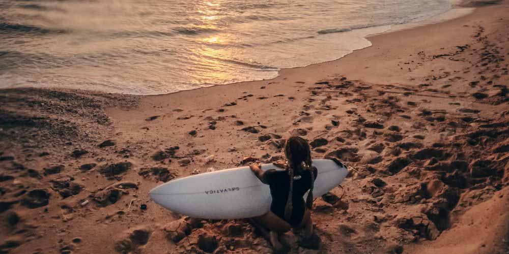 Early-morning-surfing